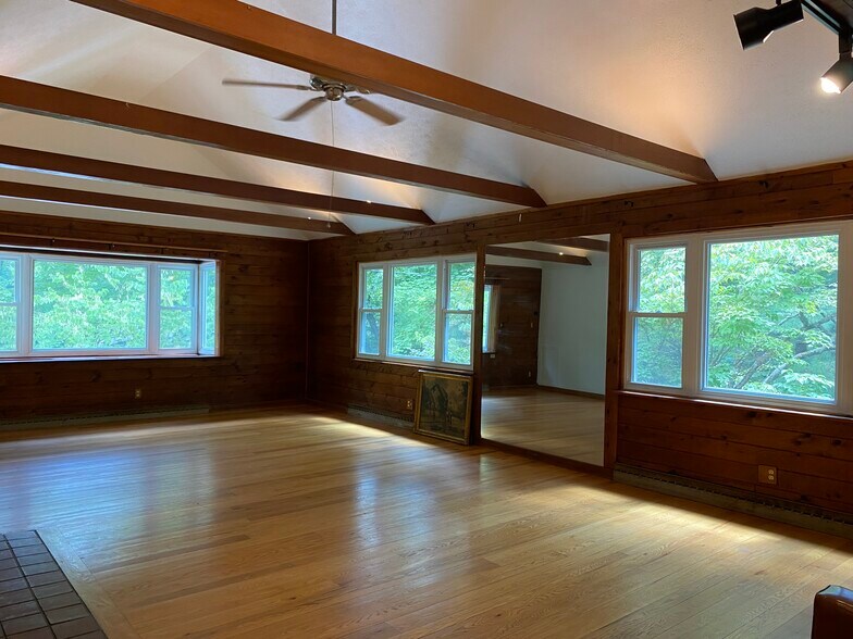 Building Photo - 3725 S Atherton St