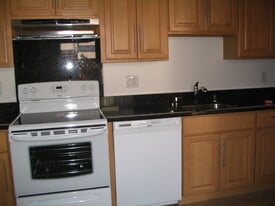 Building Photo - 4425 Blackford Ave