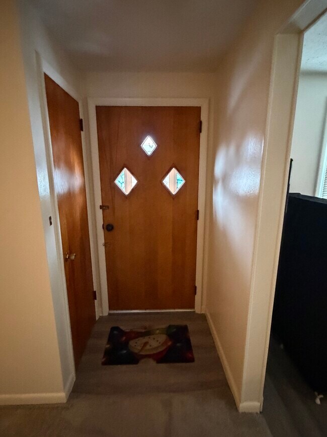 Building Photo - 152 Clover Ridge Dr