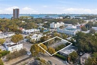 Building Photo - 570 NE 69th St