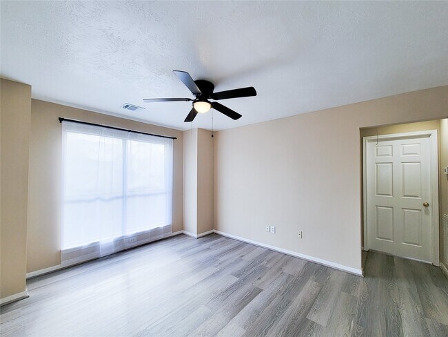 Building Photo - 4626 Jaymar Dr