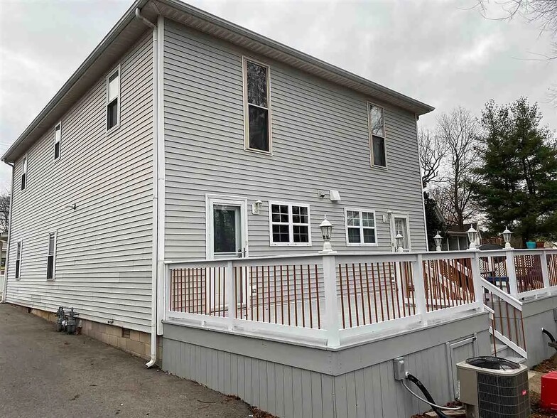 Building Photo - 1207 Smallhouse Rd