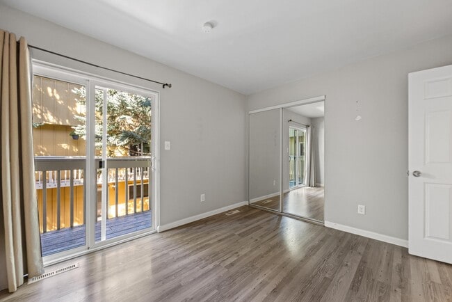 Building Photo - 1615 Cottonwood Dr