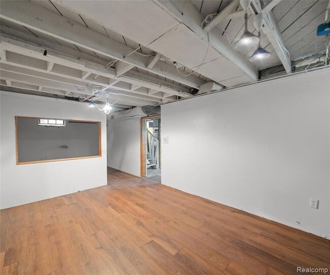 Building Photo - 2017 Harding Ave