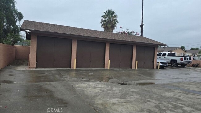 Building Photo - 308 N Millard Ave