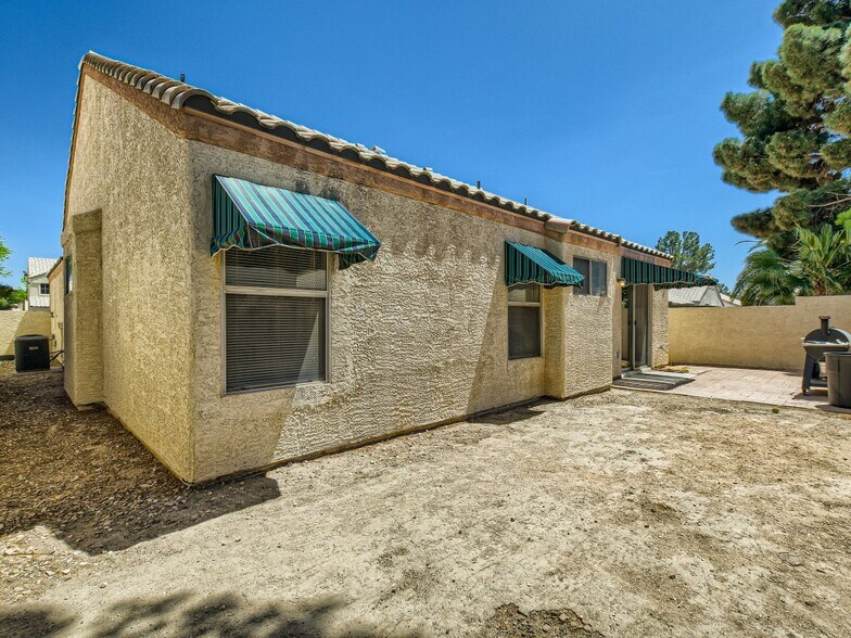 Building Photo - 5717 Cliff Point Ct