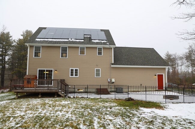 Building Photo - 6 Trillium Way