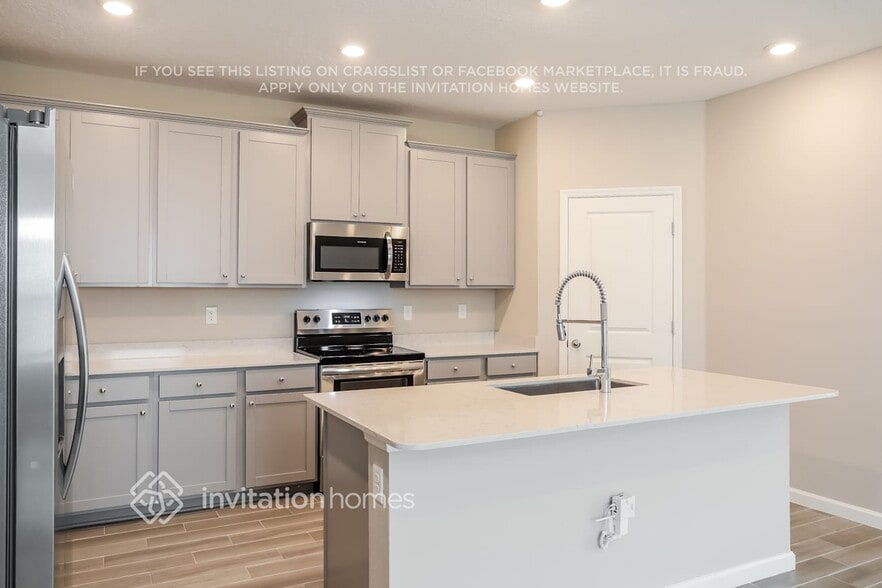 Building Photo - 6337 Bluff Ave