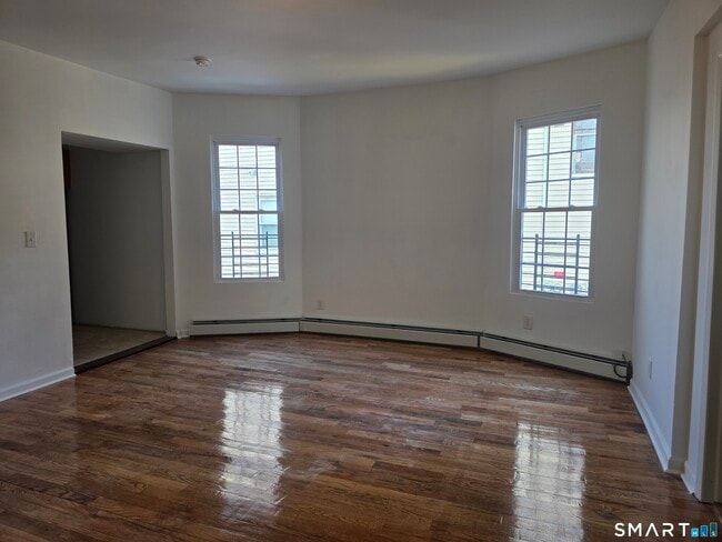 Building Photo - 120 Easton Ave
