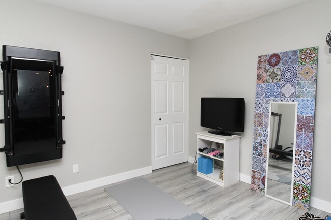 Building Photo - 258 N Winterhaven