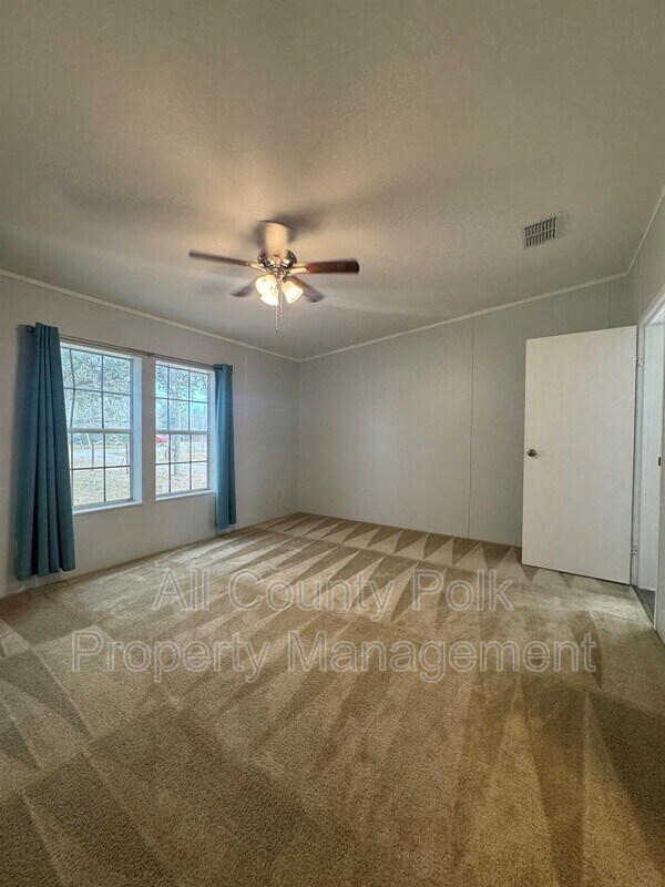 Building Photo - 913 Saddlewood Blvd