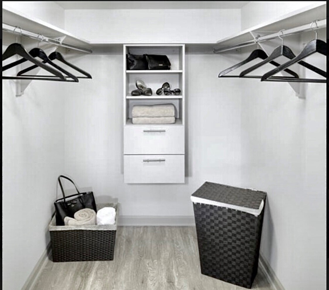 Large walk in closet, very clean laundry room - 1810 E Oakland Park Blvd