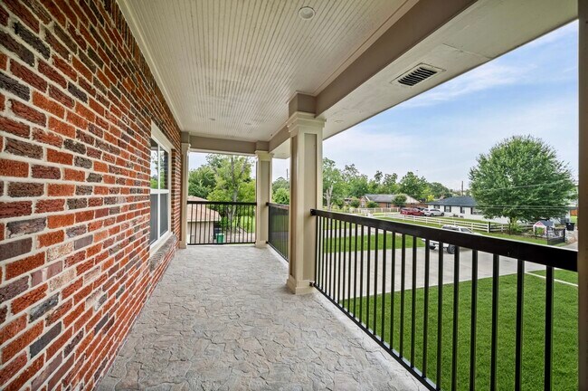 Building Photo - 12430 Pecan Ct