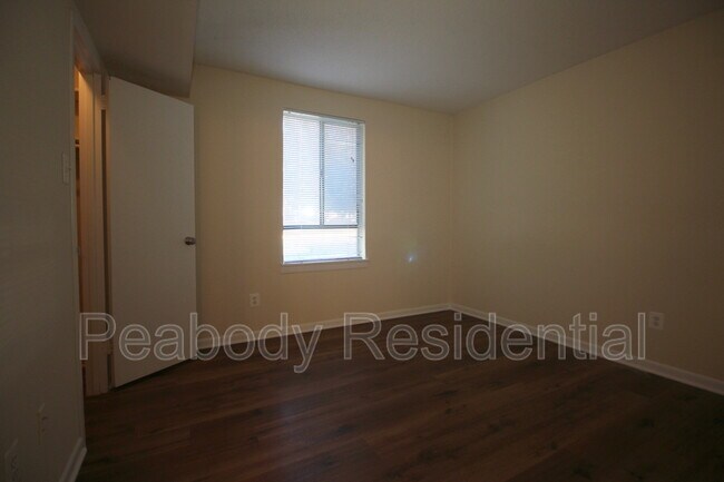 Building Photo - 11615 Stoneview Square