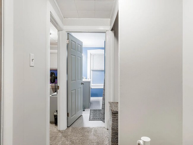 Building Photo - Updated 4 Bed 2 Bath Townhouse in Lancaster City!