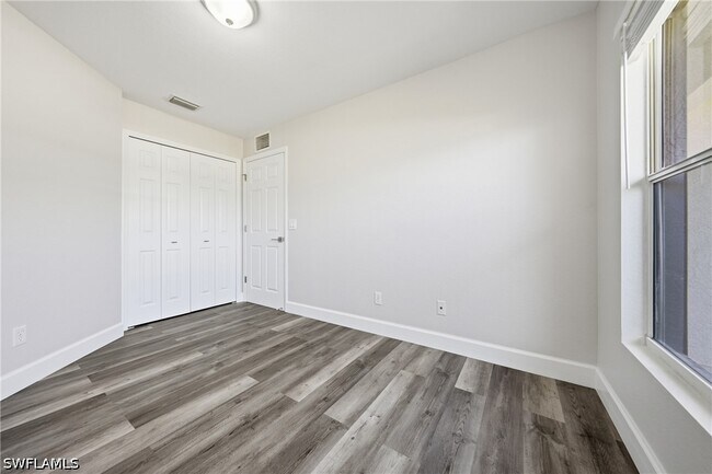 Building Photo - 4621 25th St SW