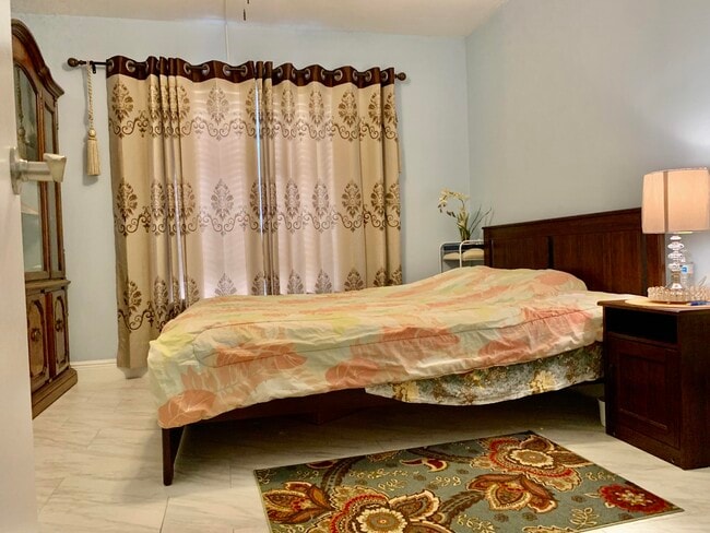 Building Photo - 1116 Green Pine Blvd