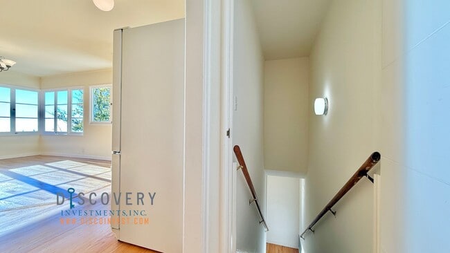 Building Photo - Mid-Century Montclair 3+ Bedroom with Filtered San Francisco Bay Views!