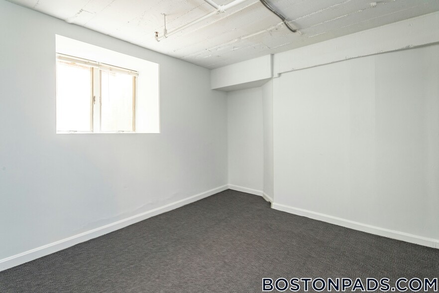 Building Photo - 49 Worthington St