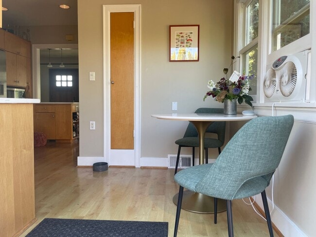 Building Photo - Immaculate and Updated Mid Century Home in Whittier Heights