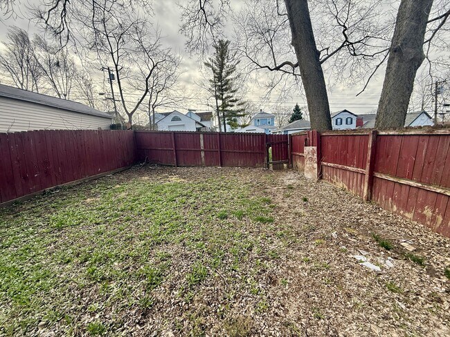 Building Photo - 22 Pleasant Ave