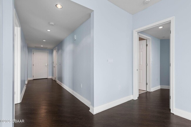 Building Photo - 241 Riverside Dr