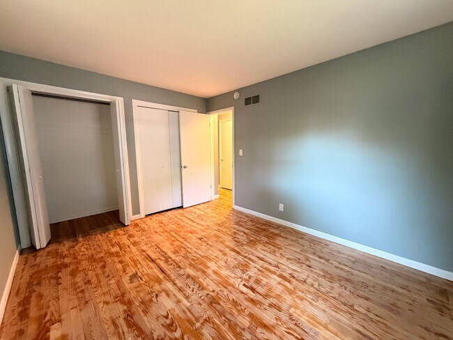 Building Photo - 2538 Berwyck Rd SE