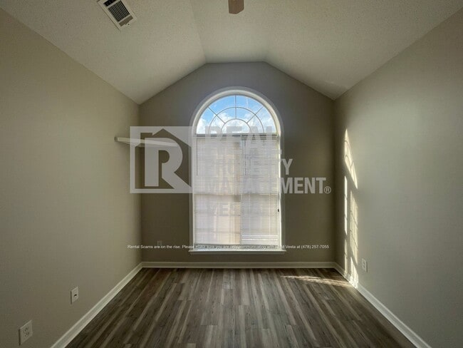 Building Photo - 109 Barley Pl