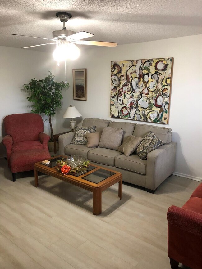 Building Photo - 850 SW 133rd Terrace