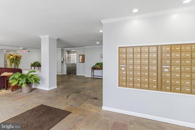 Building Photo - 5353 Columbia Pike