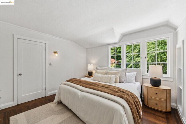 Building Photo - 95 Alvarado Pl