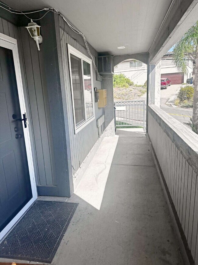 Building Photo - La Mesa Four-Plex Townhouse with Decks & G...