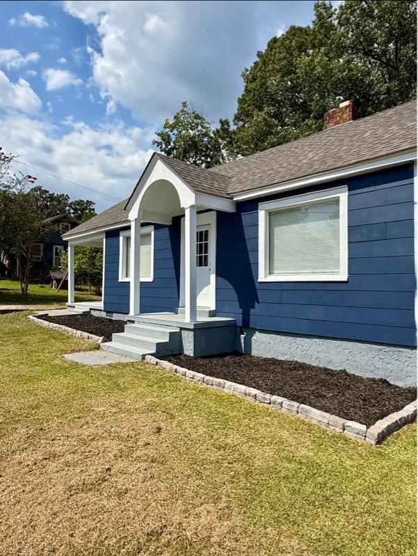 Building Photo - 1105 E 5th St