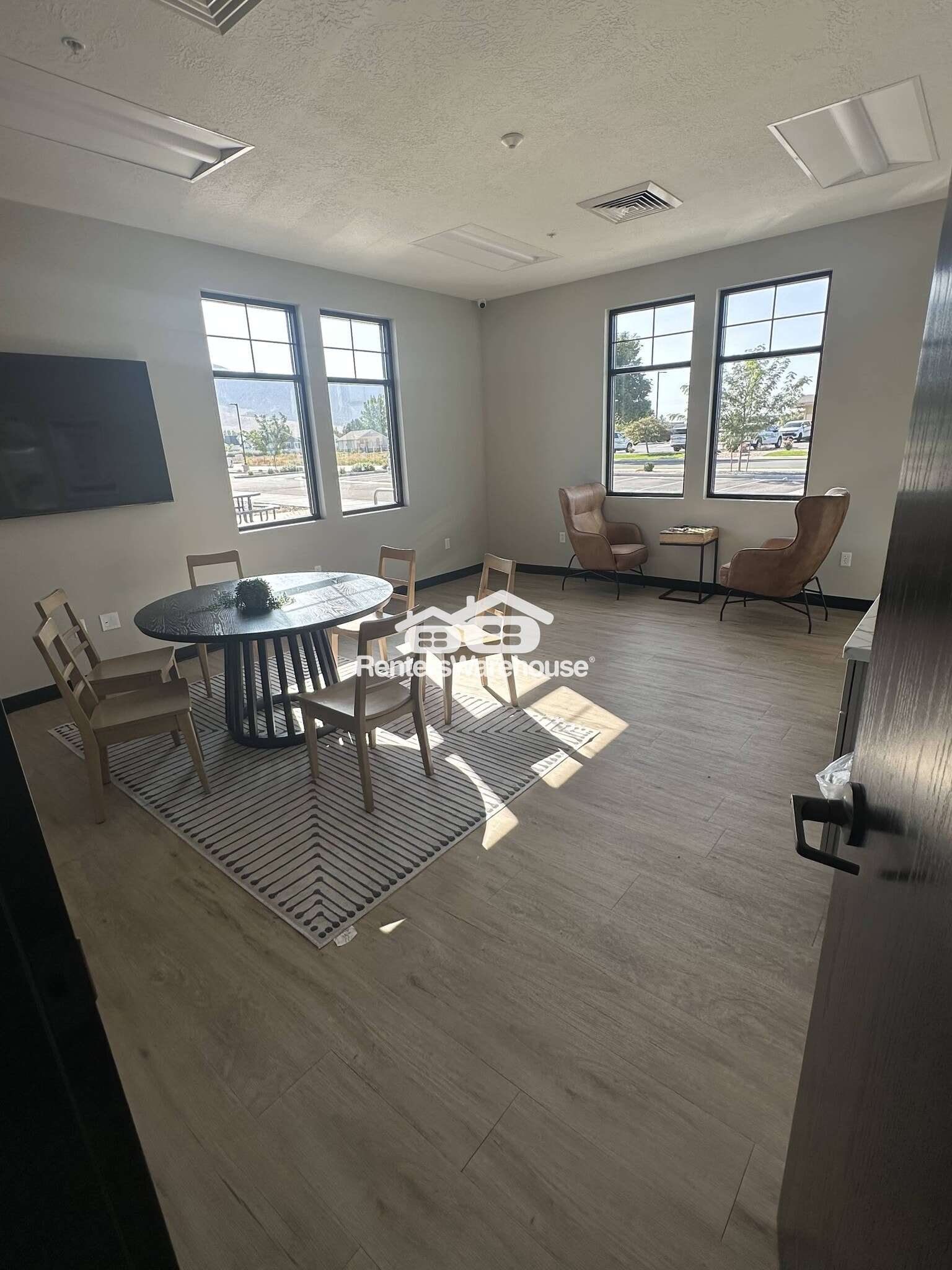 Building Photo - 1347 Skip St