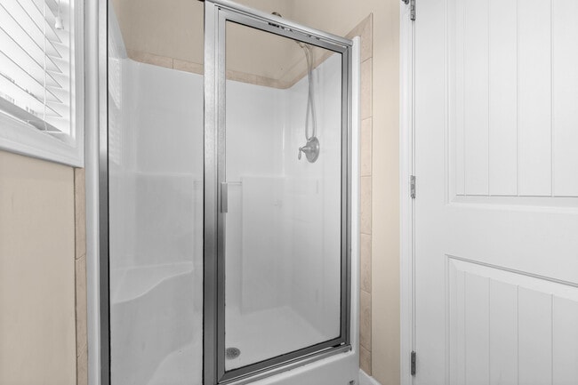 Building Photo - 518 New Hanover Trl