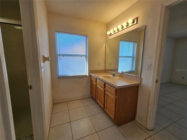 Building Photo - 13305 Pinyon Dr