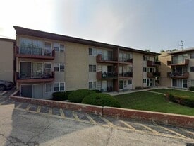 Building Photo - 605 N Wolf Rd