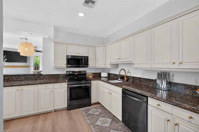 Building Photo - 1214 W Las Olas Blvd