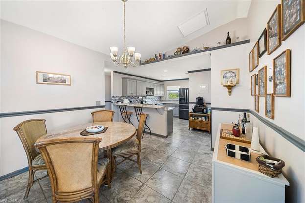 Building Photo - 703 NE 23rd Terrace