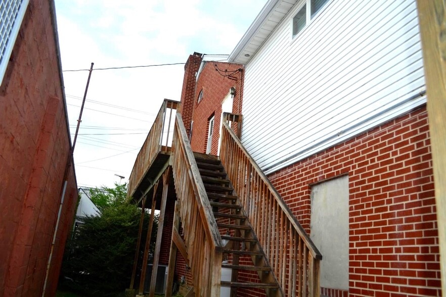 Building Photo - 712 Macdade Blvd