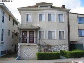 Building Photo - 41st St-343