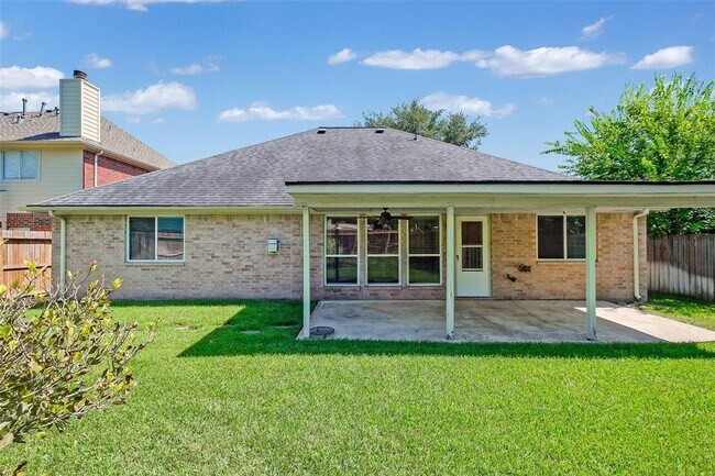 Building Photo - 21734 Maple Bluff Dr