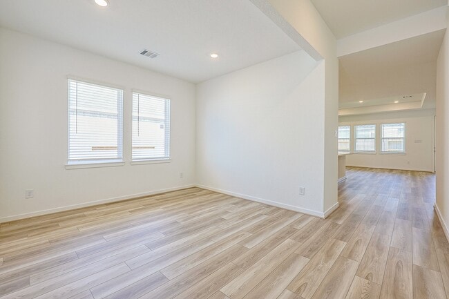 Building Photo - 21510 Banpo Bend Dr