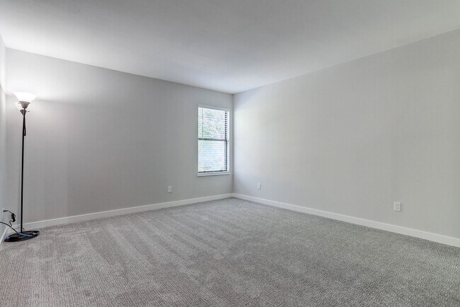 Building Photo - 3315 S Ammons St