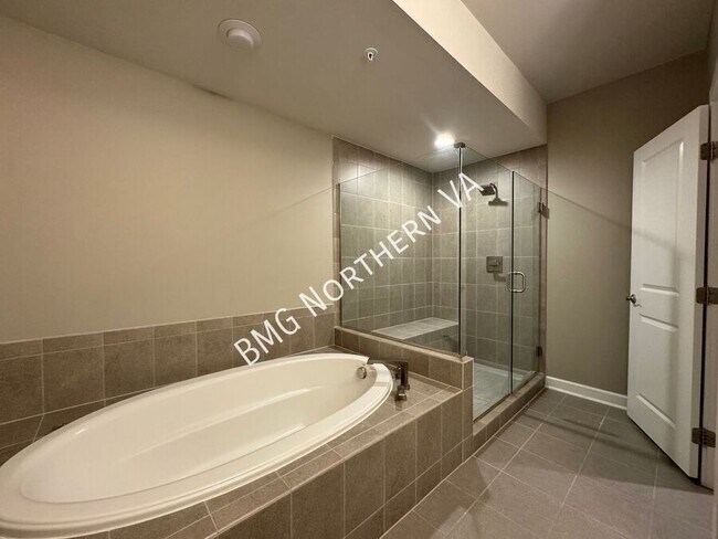 Building Photo - 43339 Stadium Ter