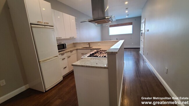 Building Photo - 99 Endicott St