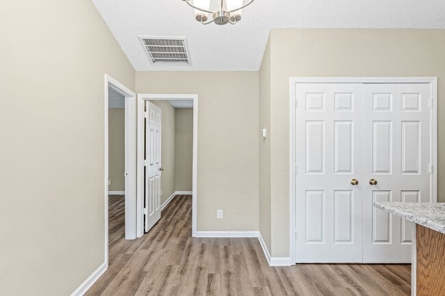 Building Photo - Welcome to this charming 4 bedroom, 2 bathroom home located in Greensboro, NC.