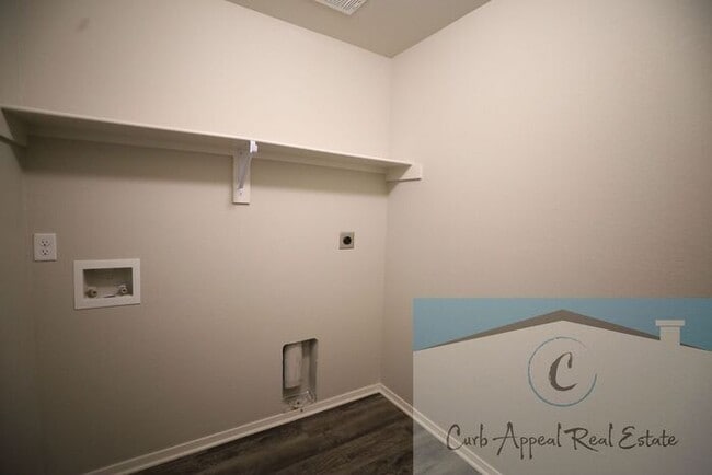 Building Photo - Move in special $800!! Beautiful 3 bed / 2 bath home - Nettleton!!