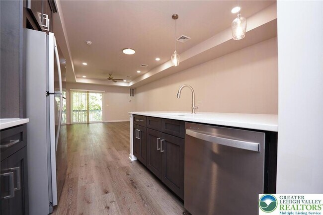 Building Photo - 1210 Eaton Ave