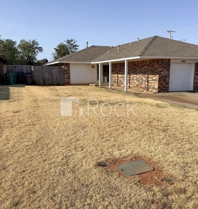 Building Photo - 7024 Woodlake Dr